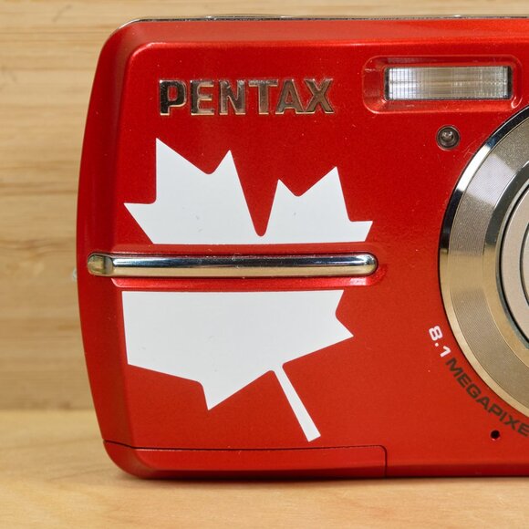 Pentax Optio E50 8.1MP Red Canadian Maple Leaf, Digital Camera, Rare - Picture 3 of 8